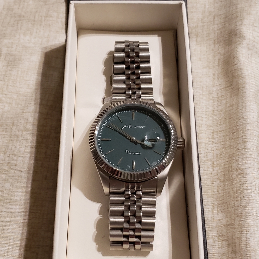 Watch - Picture 3 of 3